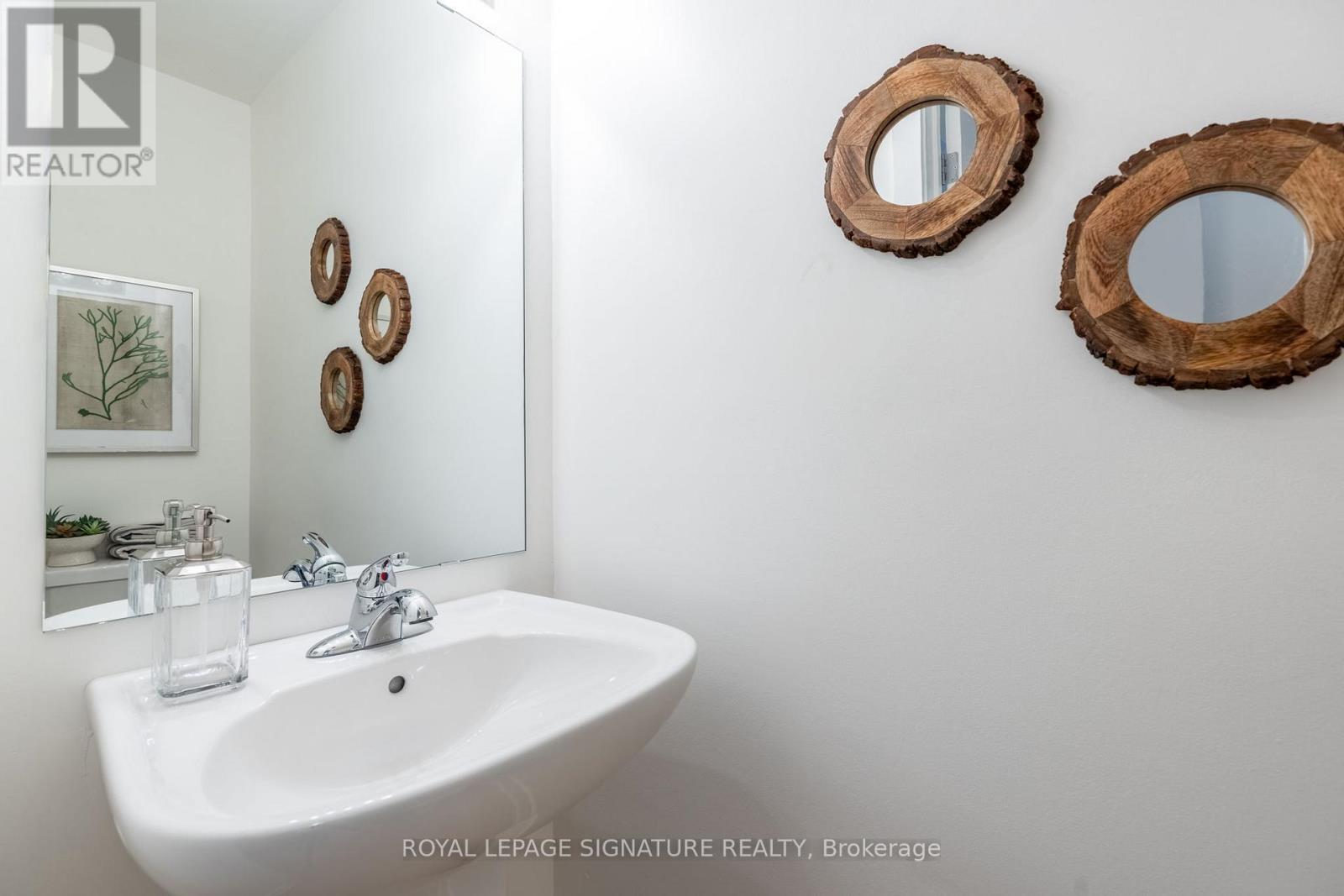 28 Woodman Drive N, Hamilton, Ontario  L8H 2M5 - Photo 12 - X12133428