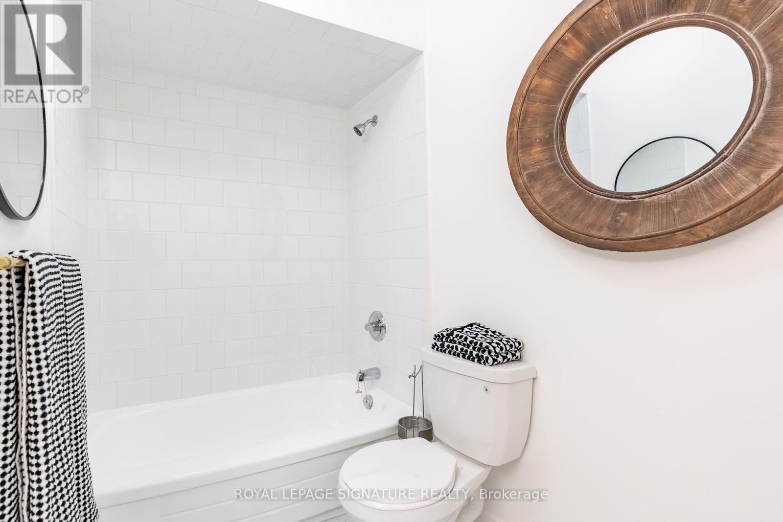 28 Woodman Drive N, Hamilton, Ontario  L8H 2M5 - Photo 17 - X12133428