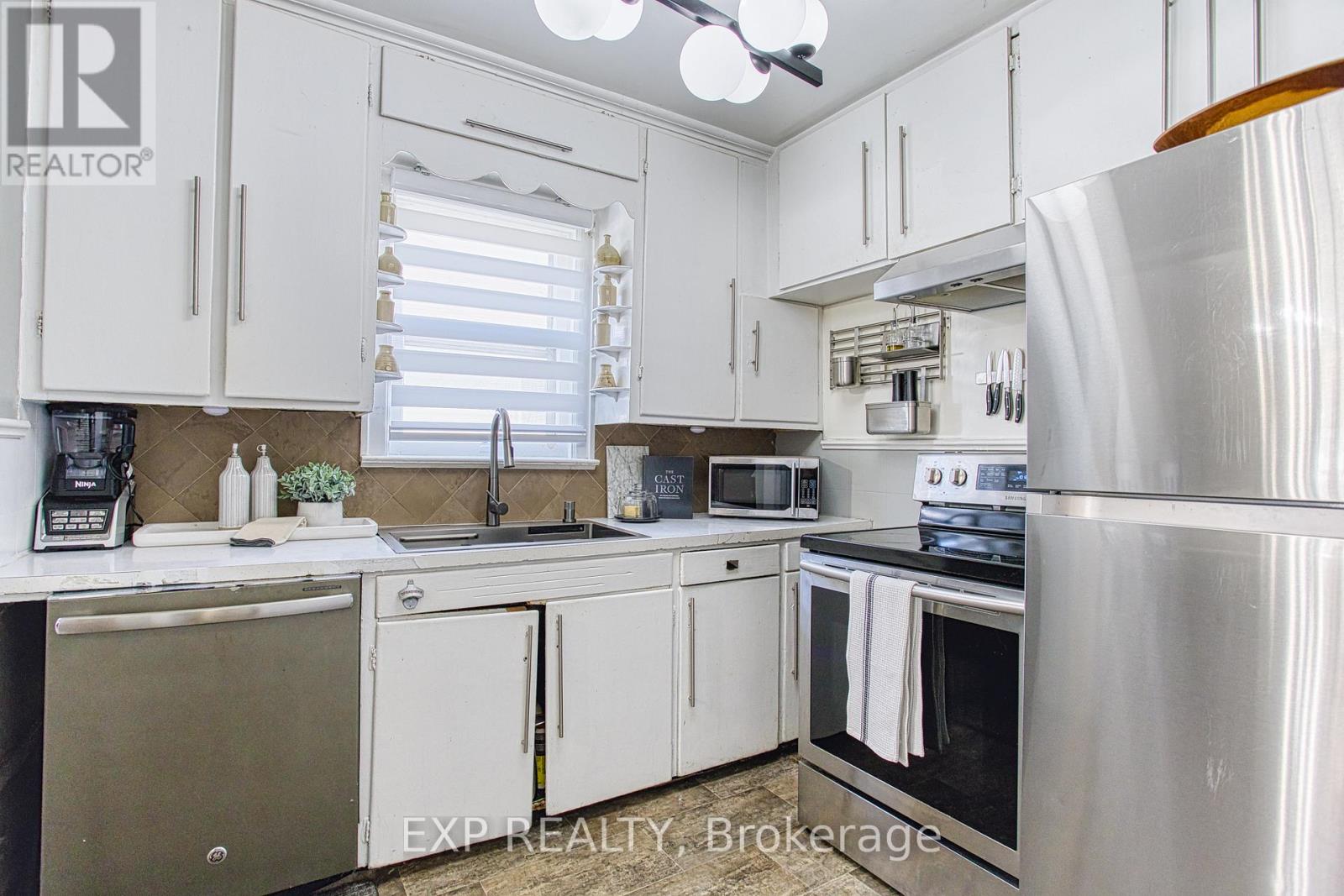 276 Mcalpine Avenue S, Welland, Ontario  L3B 1T9 - Photo 13 - X12133457