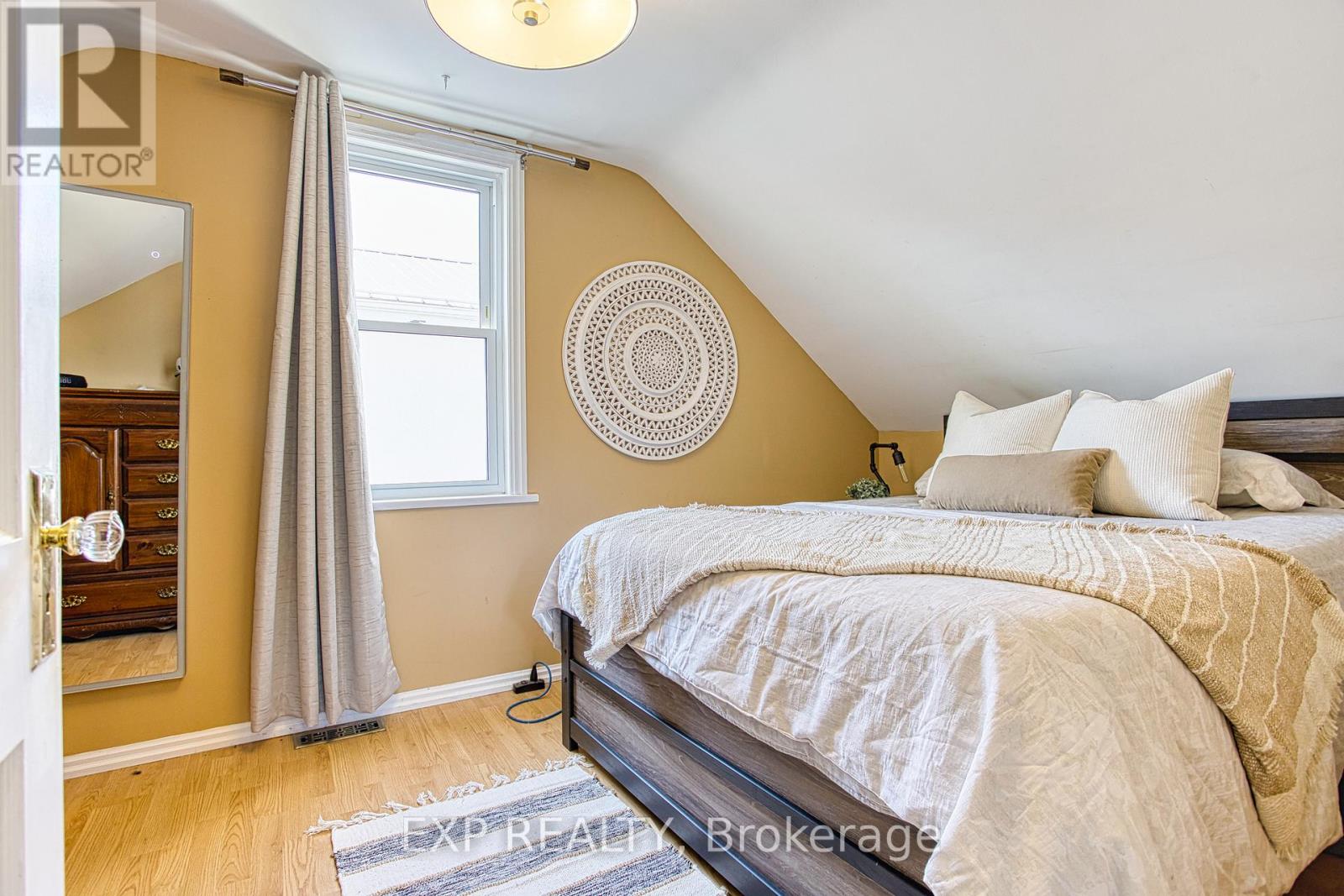 276 Mcalpine Avenue S, Welland, Ontario  L3B 1T9 - Photo 16 - X12133457