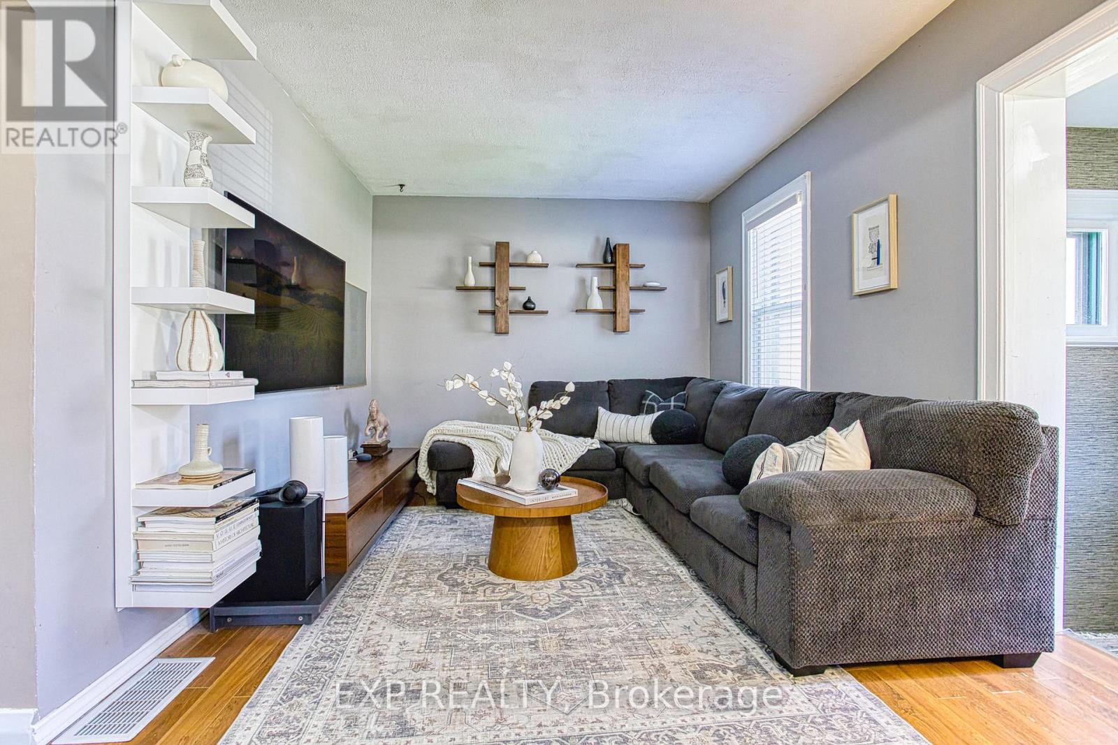 276 Mcalpine Avenue S, Welland, Ontario  L3B 1T9 - Photo 8 - X12133457