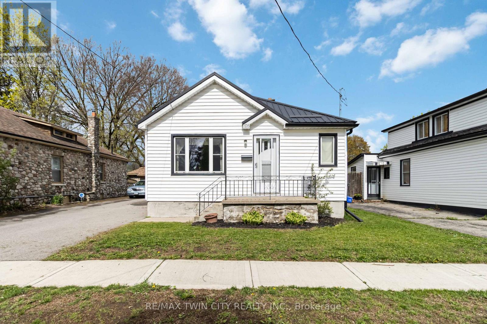 Property at 198 GRAND STREET image 2