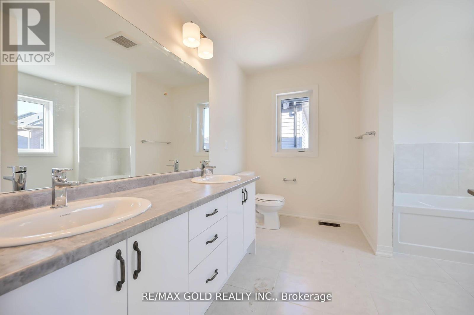 50 Wakeling Drive, Brantford, Ontario  N3T 5L8 - Photo 28 - X12133521