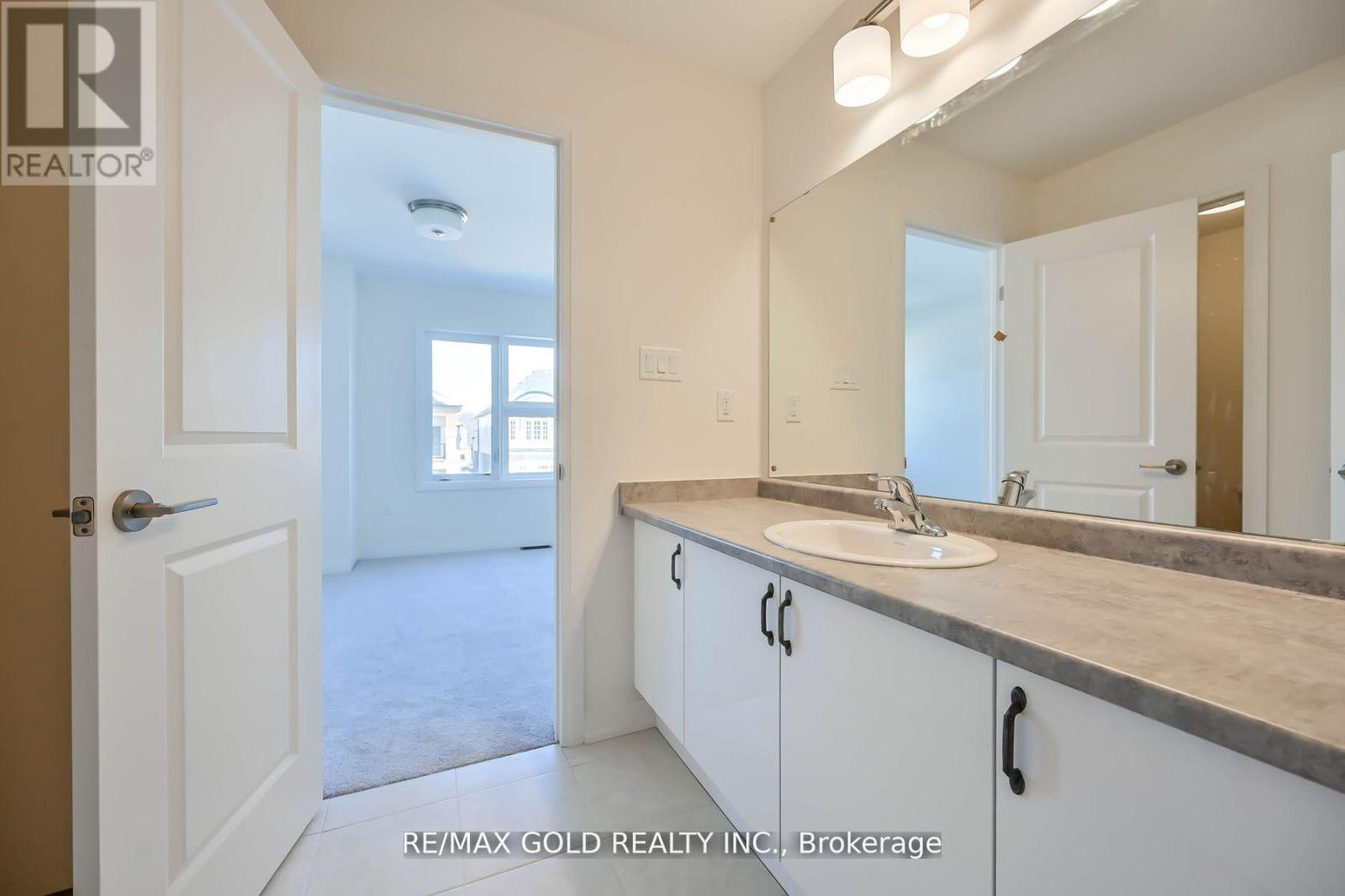 50 Wakeling Drive, Brantford, Ontario  N3T 5L8 - Photo 37 - X12133521