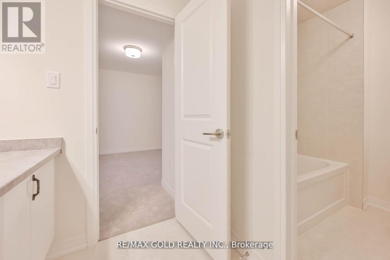 50 Wakeling Drive, Brantford, Ontario  N3T 5L8 - Photo 38 - X12133521