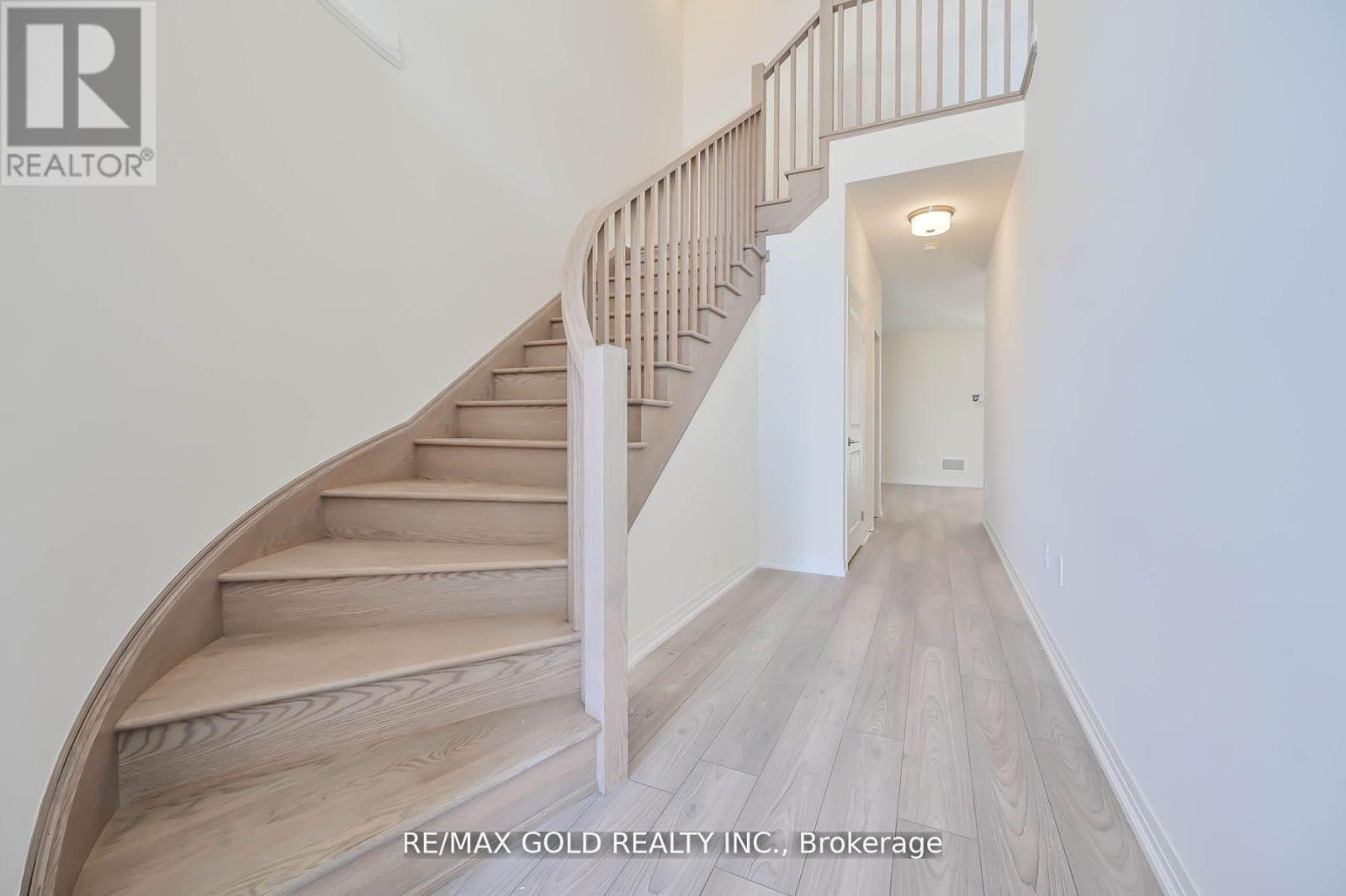 50 Wakeling Drive, Brantford, Ontario  N3T 5L8 - Photo 8 - X12133521