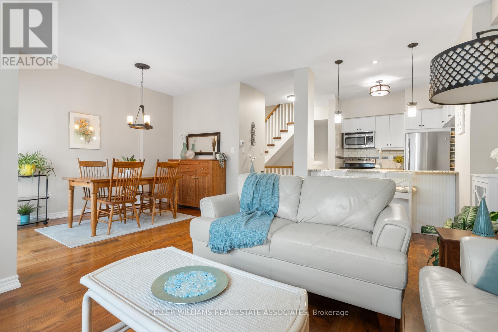 37 - 337 Beach Boulevard, Hamilton (Hamilton Beach), Ontario  L8H 6W4 - Photo 12 - X12133574