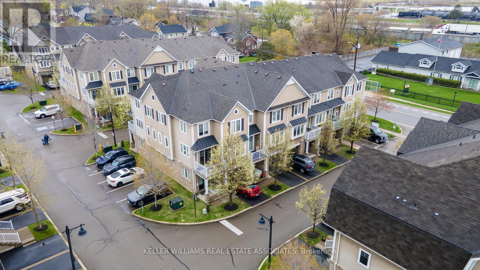 37 - 337 Beach Boulevard, Hamilton (Hamilton Beach), Ontario  L8H 6W4 - Photo 22 - X12133574