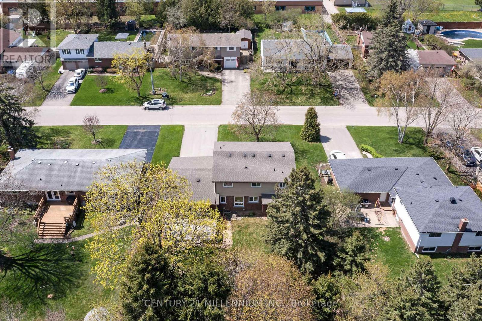 92 Waterford Drive, Erin, Ontario  N0B 1T0 - Photo 40 - X12133575