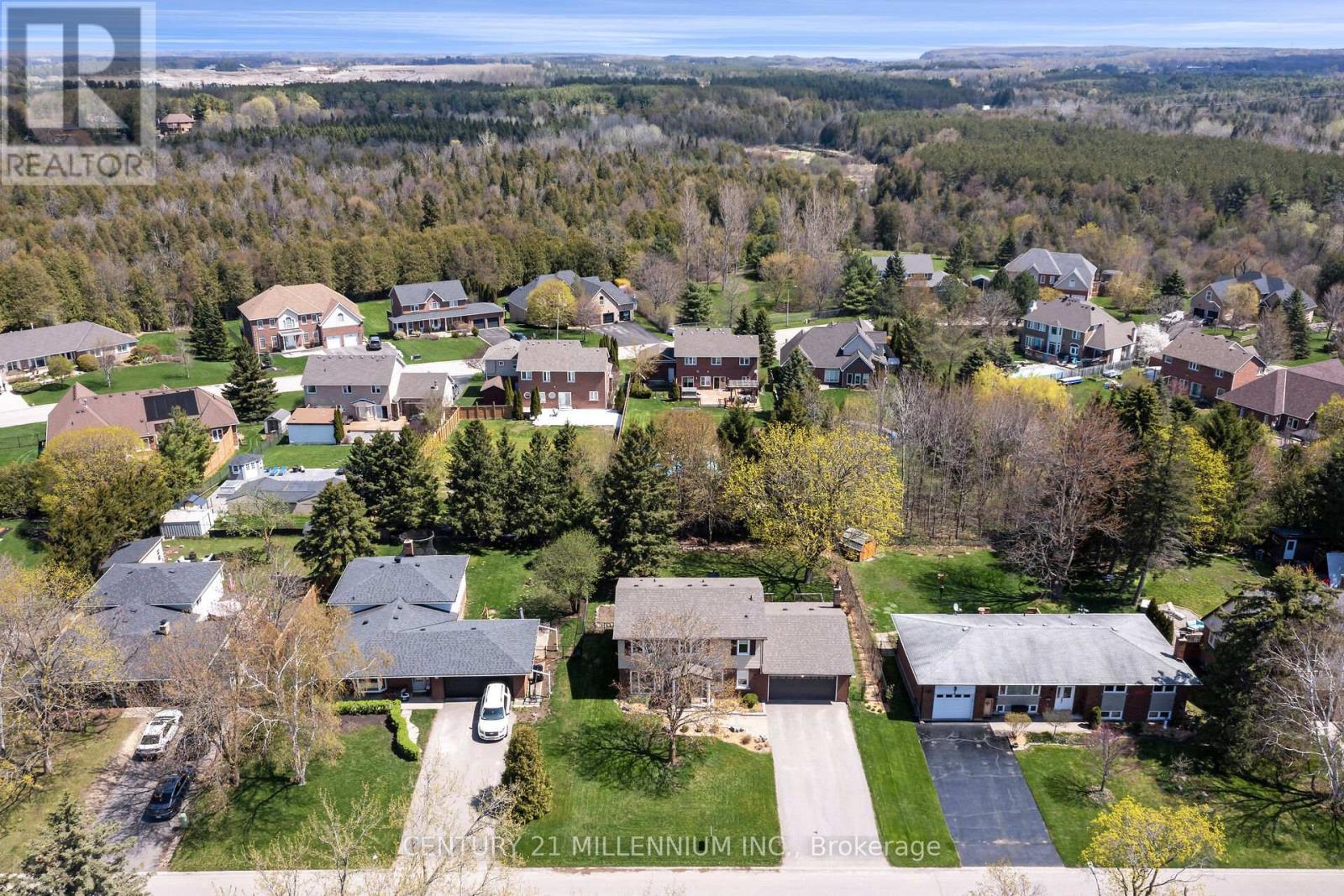 92 Waterford Drive, Erin, Ontario  N0B 1T0 - Photo 42 - X12133575