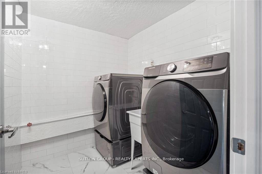 Upper - 218 Ingleside Place, Kitchener, Ontario  N2M 2H2 - Photo 20 - X12133601
