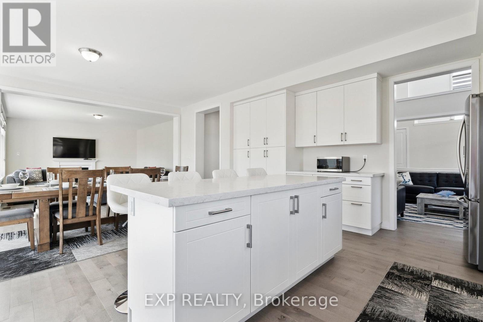 100 Stoneleigh Drive, Blue Mountains, Ontario  L9Y 5J6 - Photo 17 - X12133627