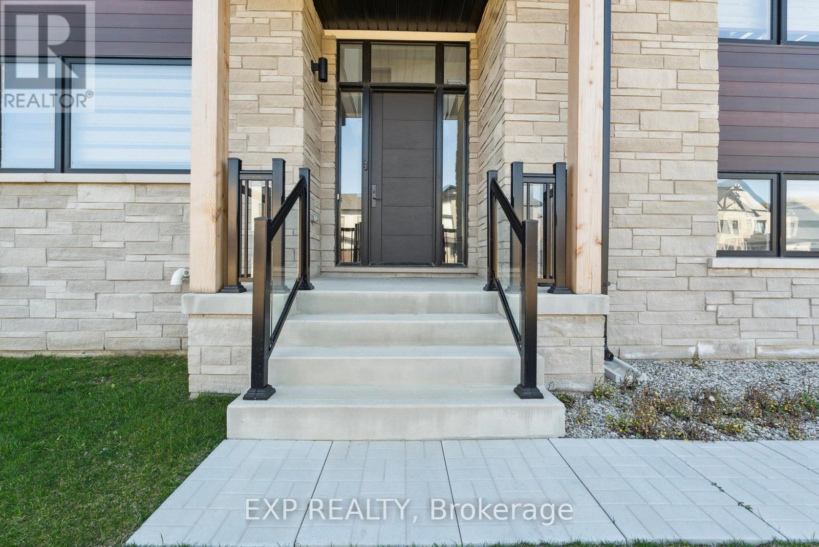 Property at 100 STONELEIGH DRIVE image 3