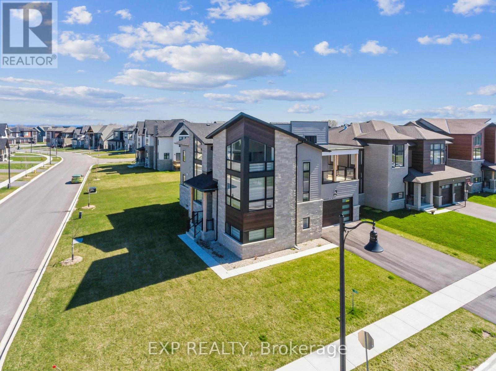 Property at 100 STONELEIGH DRIVE image 4