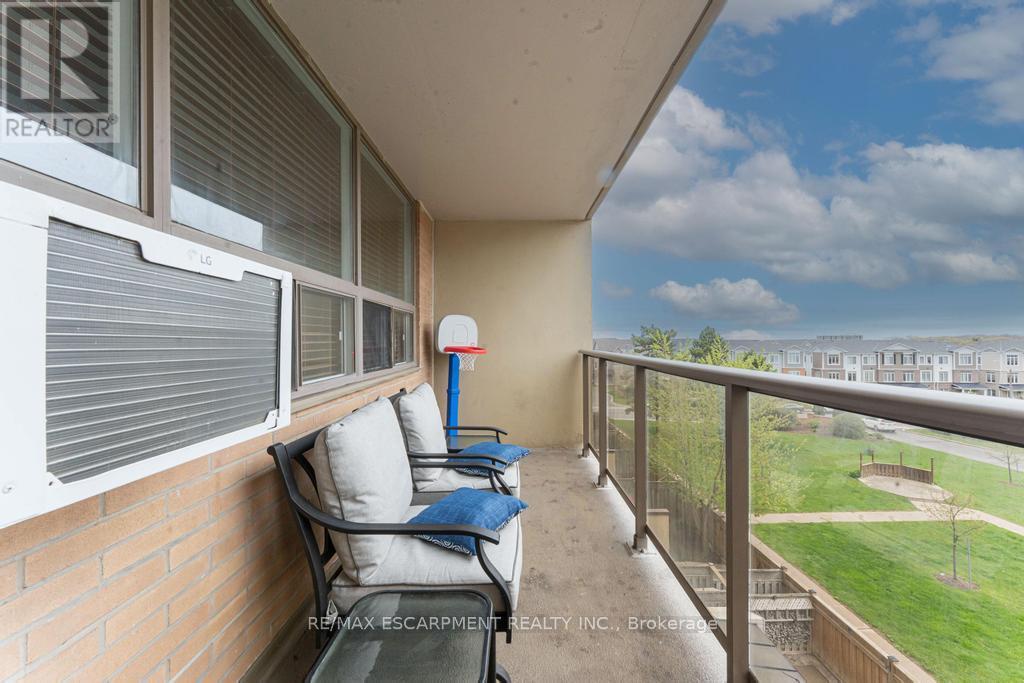 407 - 15 Nicklaus Drive, Hamilton, Ontario  L8K 5J5 - Photo 10 - X12133635