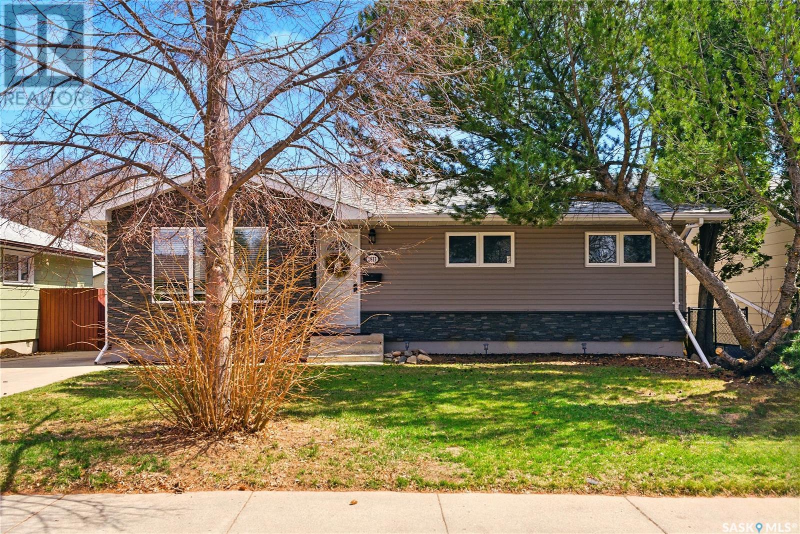 Property at 2811 Irvine AVENUE image 2