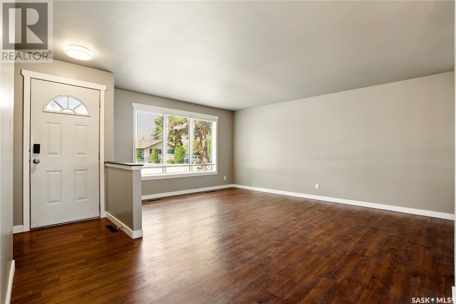 Property at 2811 Irvine AVENUE image 3