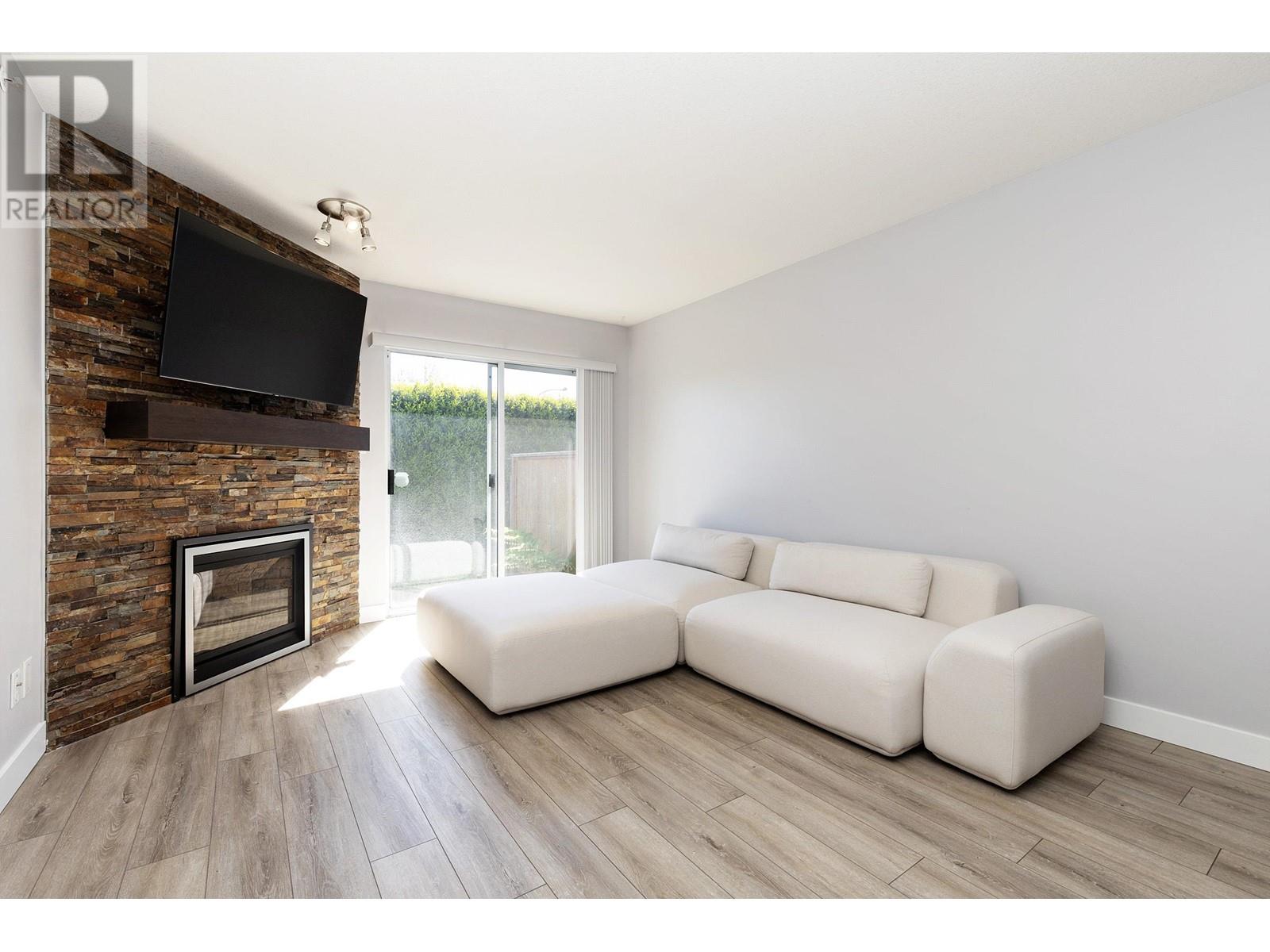 Property at 9 19270 119 AVENUE image 3