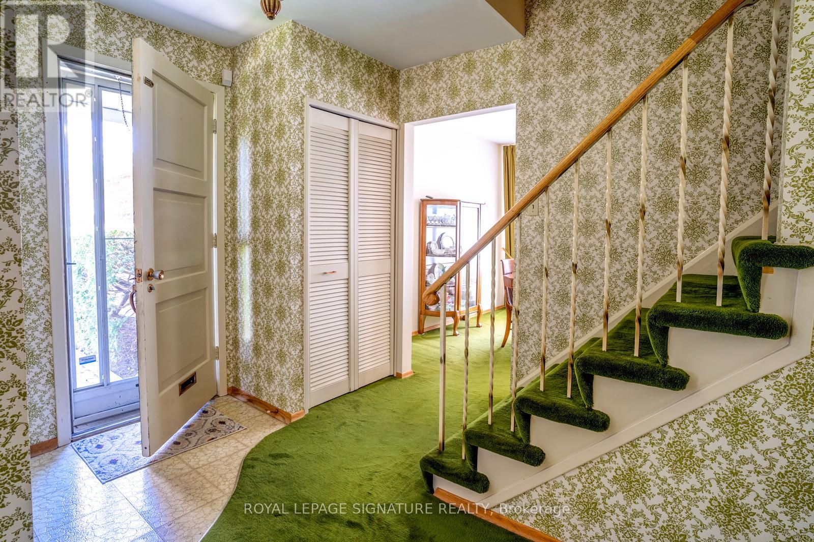 22 Dalbret Crescent, Toronto, Ontario  M1T 2X3 - Photo 4 - E12133304