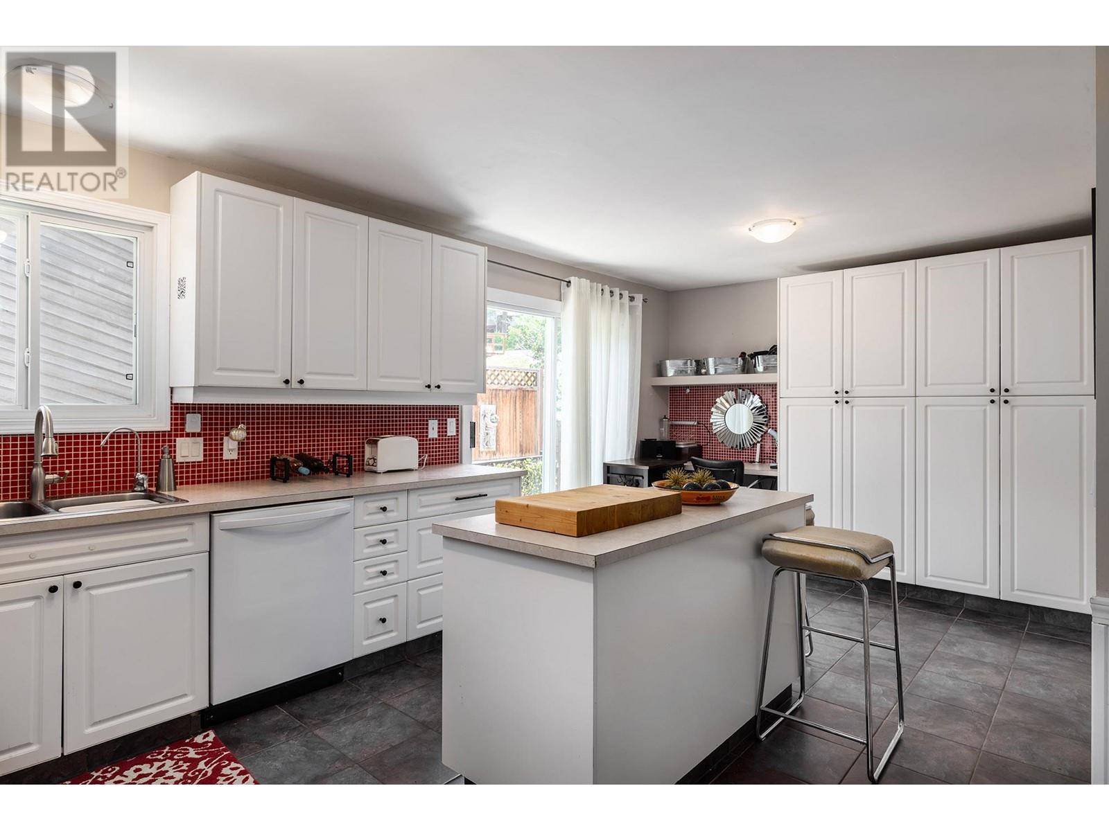 2172 Michelle Crescent, West Kelowna, British Columbia  V1Z 3B6 - Photo 8 - 10346406