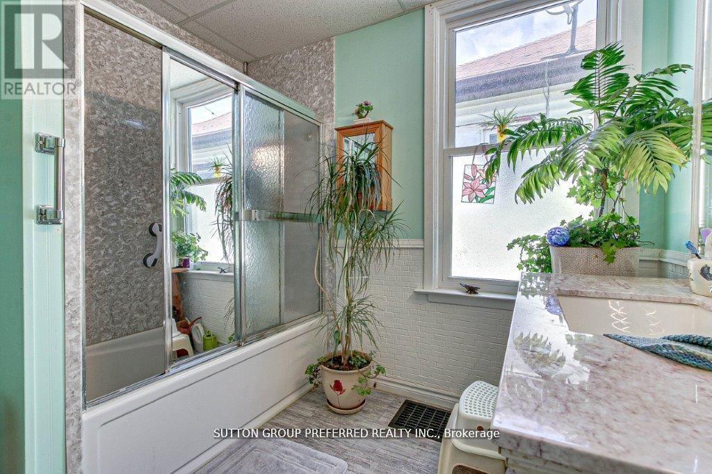25 Pegler Street, London East, Ontario  N5Z 2B4 - Photo 10 - X12133580
