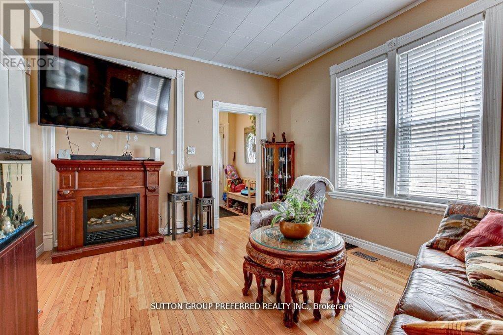 25 Pegler Street, London East, Ontario  N5Z 2B4 - Photo 7 - X12133580