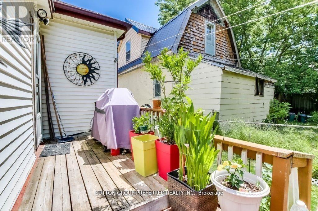 25 Pegler Street, London East, Ontario  N5Z 2B4 - Photo 20 - X12133580