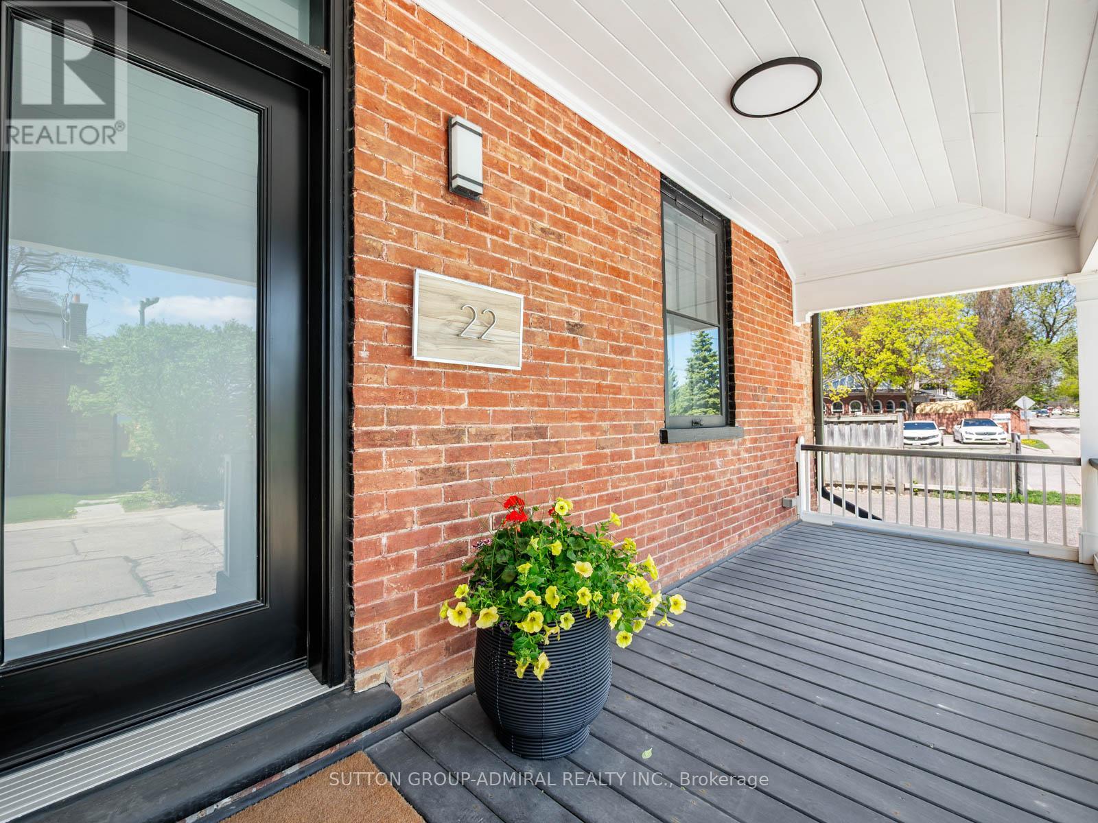 22 George Street, Markham, Ontario  L3P 2R7 - Photo 3 - N12123833