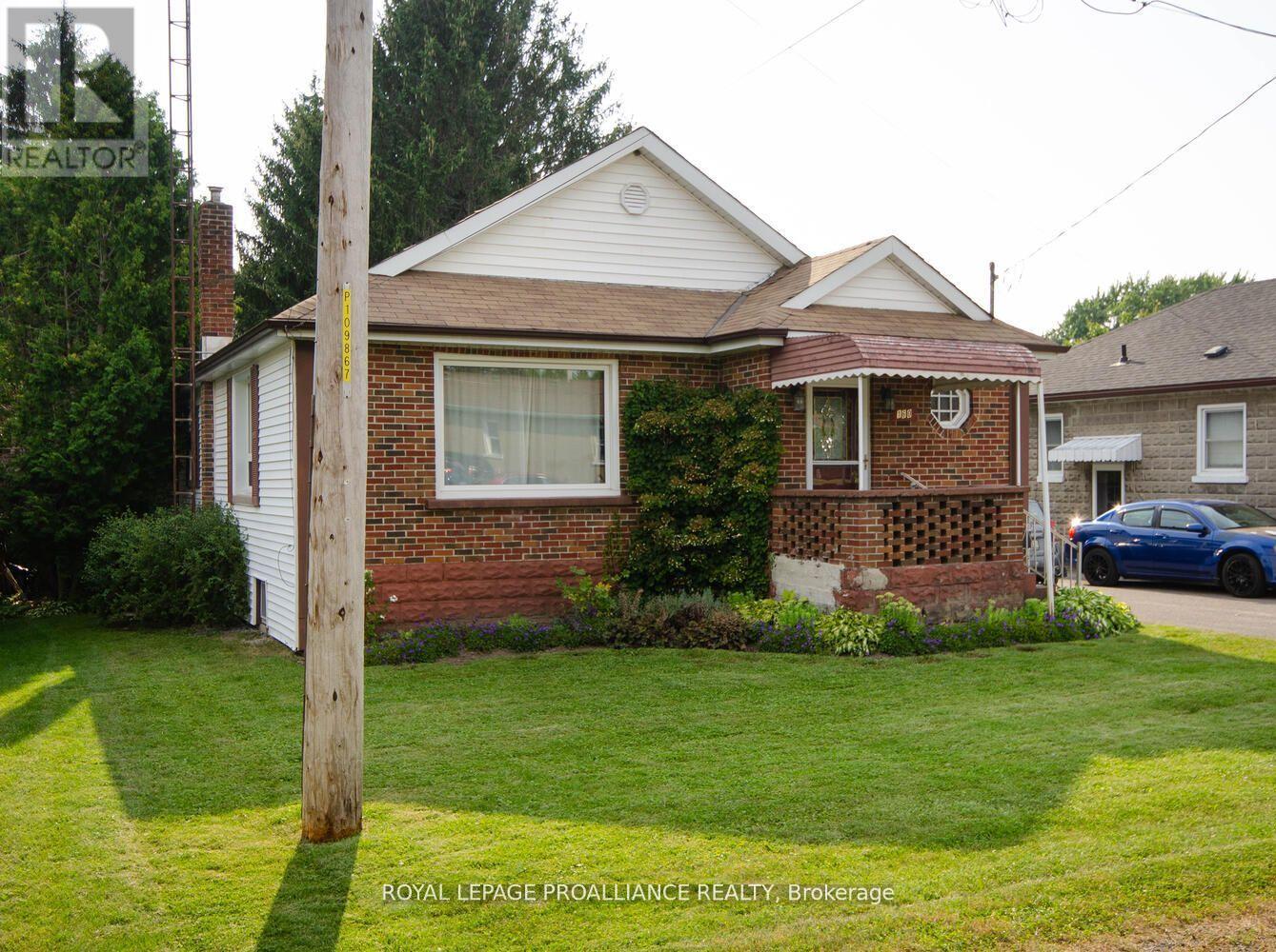 160 Hope Street N, Port Hope, Ontario  L1A 2P1 - Photo 2 - X12133807