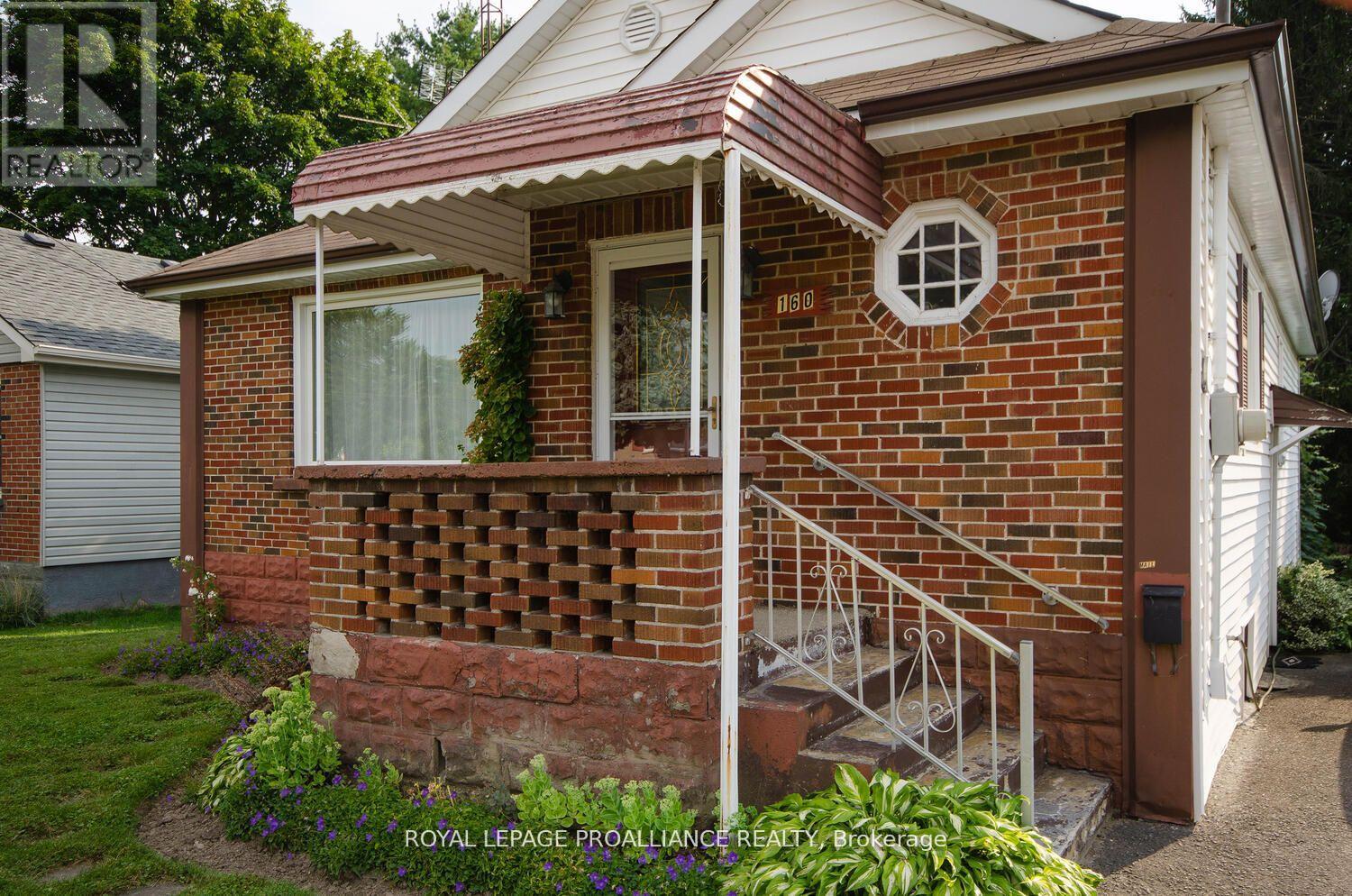 160 Hope Street N, Port Hope, Ontario  L1A 2P1 - Photo 5 - X12133807