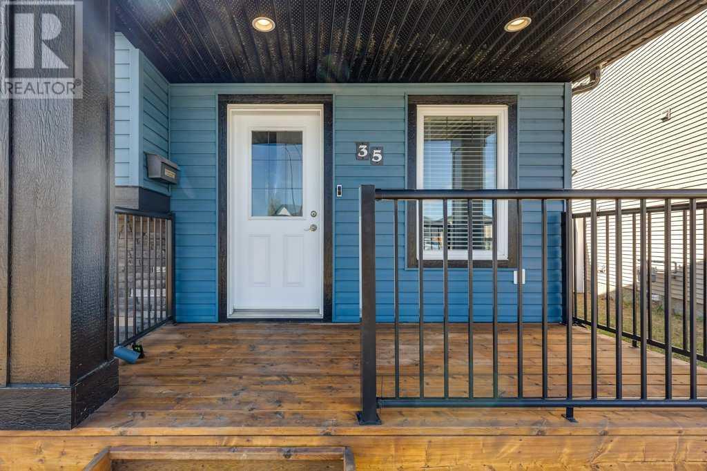 35 Jaspar Close, Red Deer, Alberta  T4P 0H1 - Photo 3 - A2218458