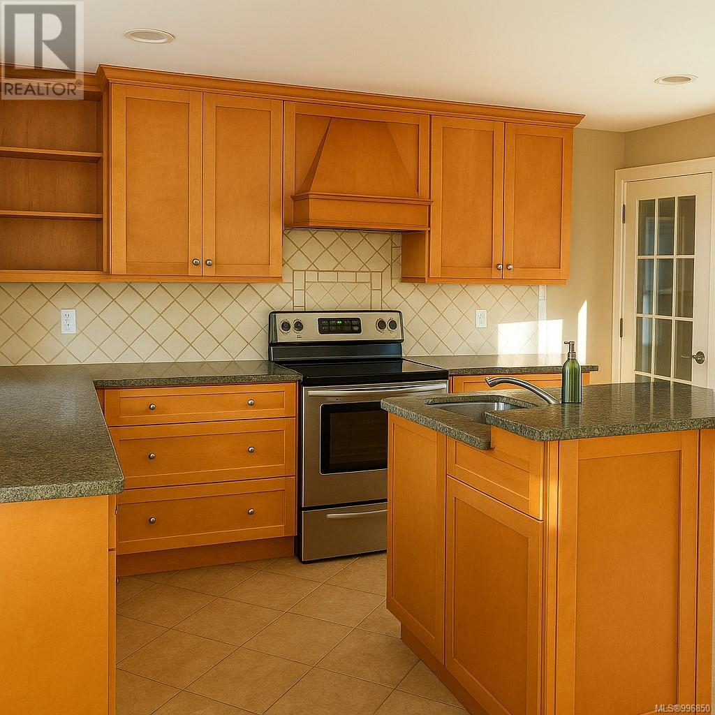 Property at 1060 Tulip Ave image 5