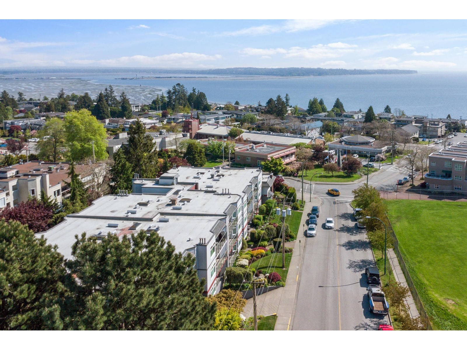 402 1220 Fir Street, White Rock, British Columbia  V4B 4B1 - Photo 36 - R2999522