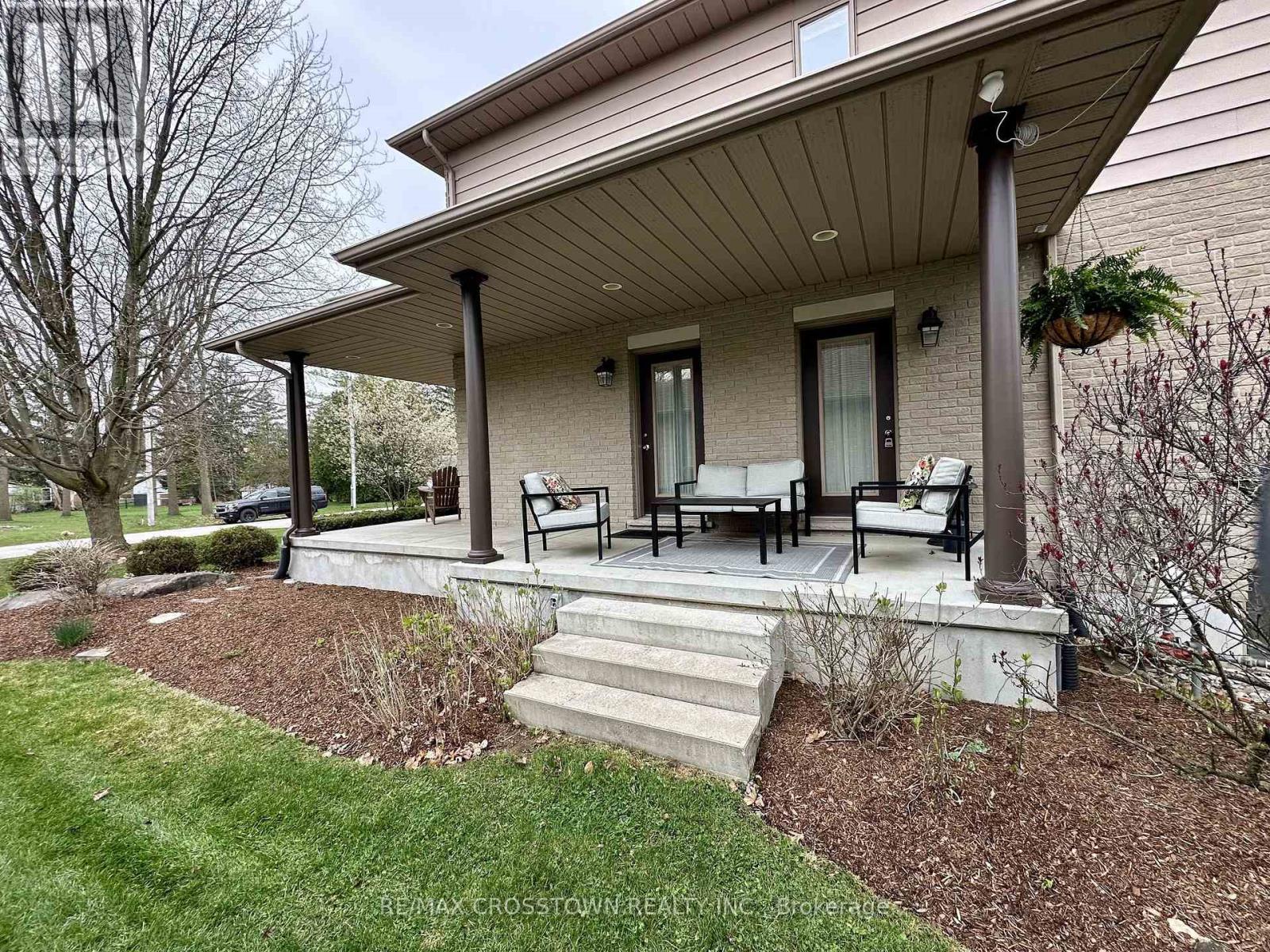 2610 Emerson Street, Strathroy-Caradoc, Ontario  N0L 1W0 - Photo 5 - X12130858
