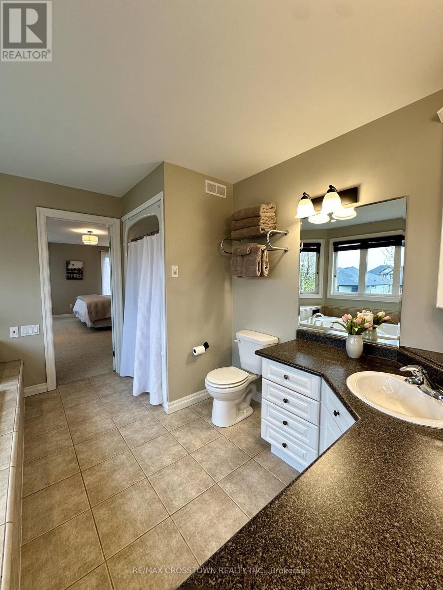 2610 Emerson Street, Strathroy-Caradoc, Ontario  N0L 1W0 - Photo 34 - X12130858