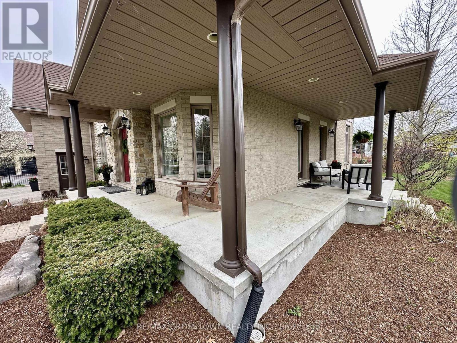 2610 Emerson Street, Strathroy-Caradoc, Ontario  N0L 1W0 - Photo 3 - X12130858