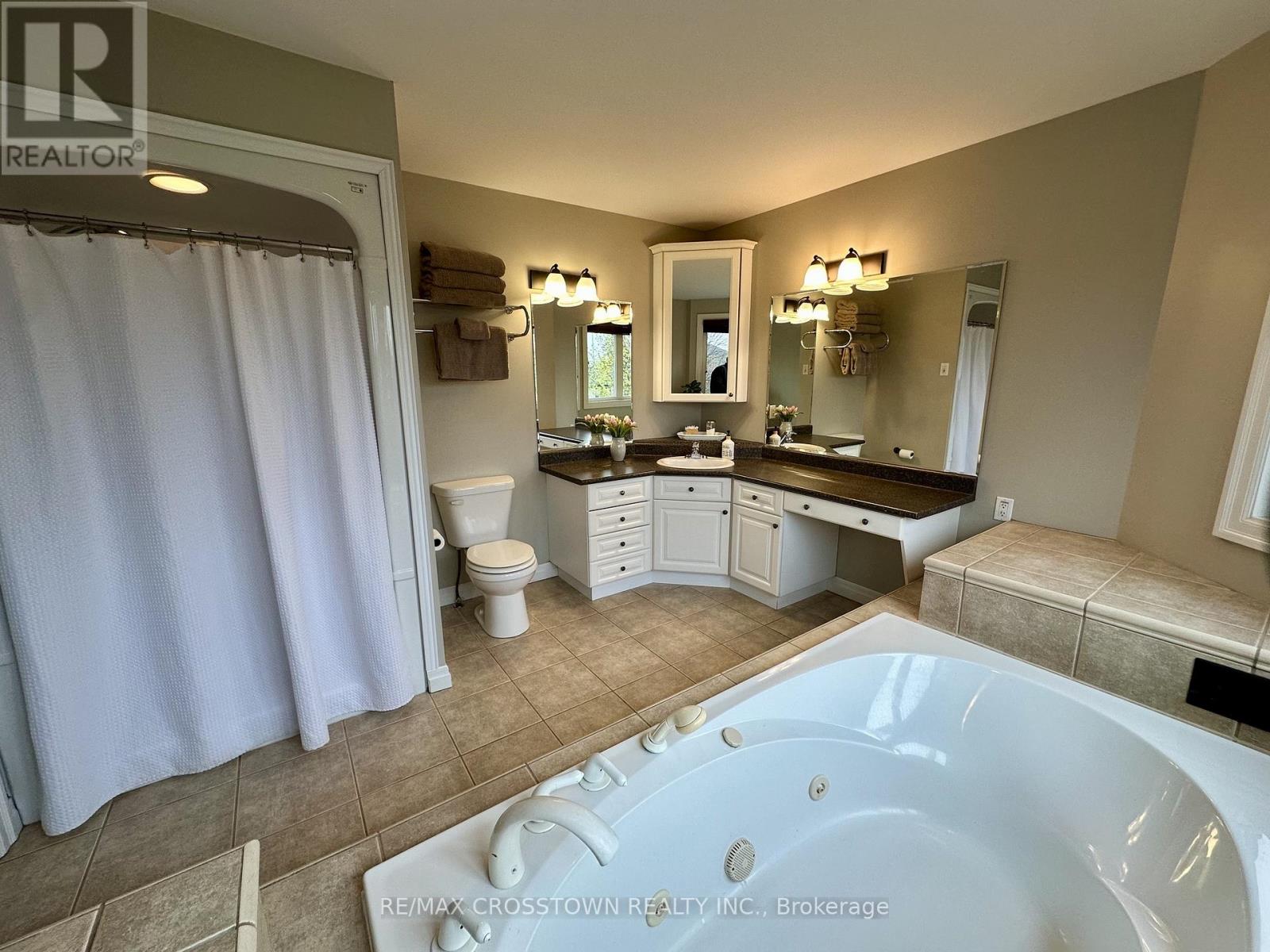 2610 Emerson Street, Strathroy-Caradoc (Mount Brydges), Ontario  N0L 1W0 - Photo 35 - X12130858