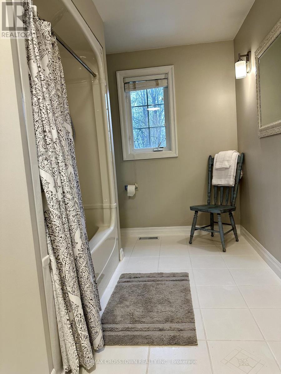 2610 Emerson Street, Strathroy-Caradoc, Ontario  N0L 1W0 - Photo 24 - X12130858