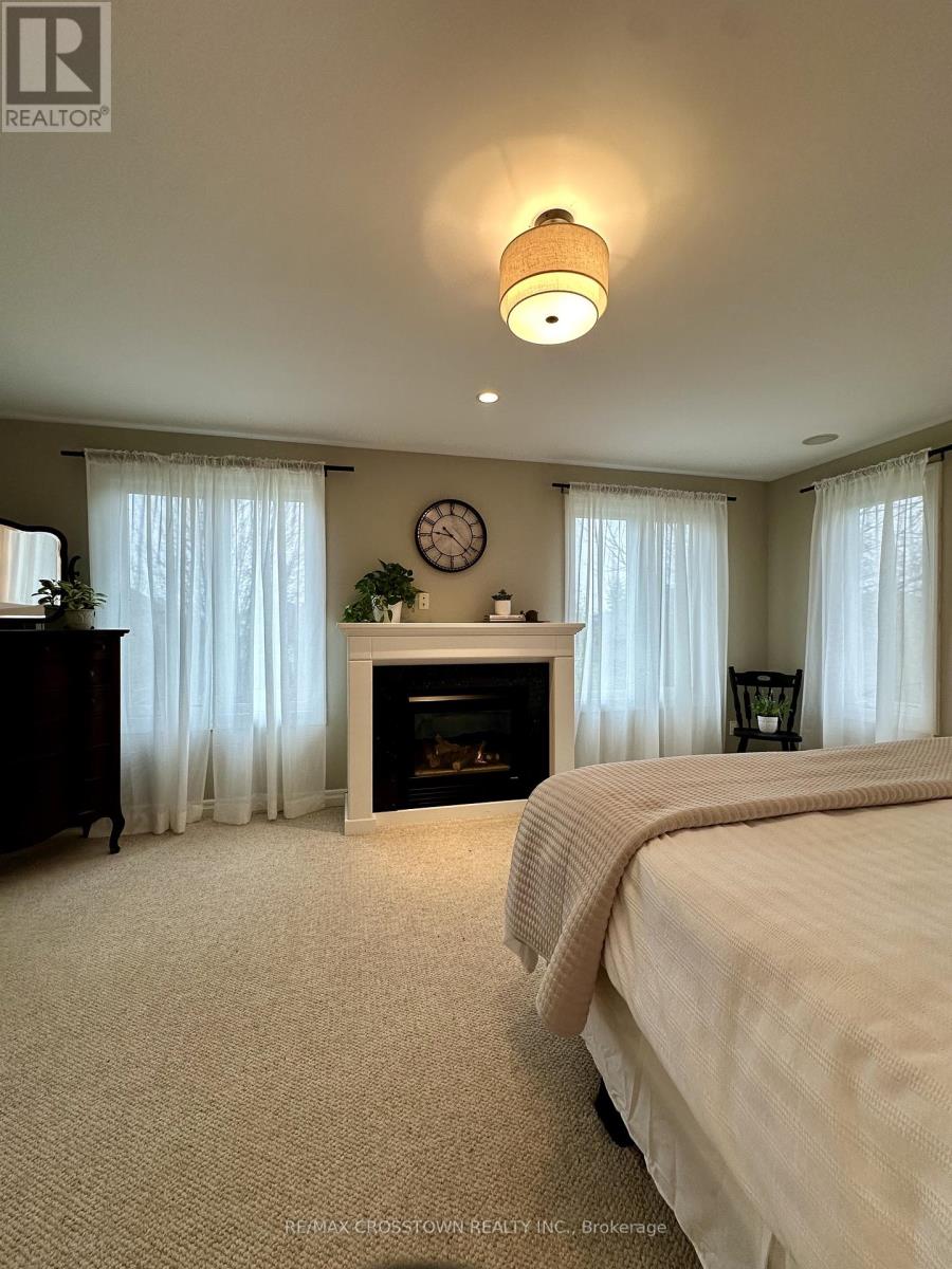 2610 Emerson Street, Strathroy-Caradoc, Ontario  N0L 1W0 - Photo 32 - X12130858