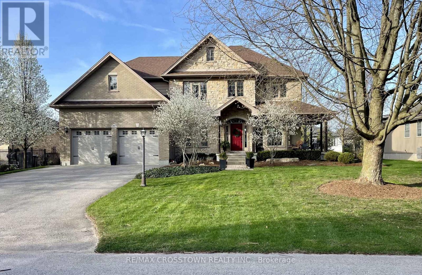 2610 Emerson Street, Strathroy-Caradoc, Ontario  N0L 1W0 - Photo 1 - X12130858