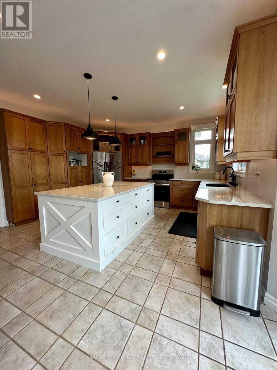 2610 Emerson Street, Strathroy-Caradoc, Ontario  N0L 1W0 - Photo 17 - X12130858