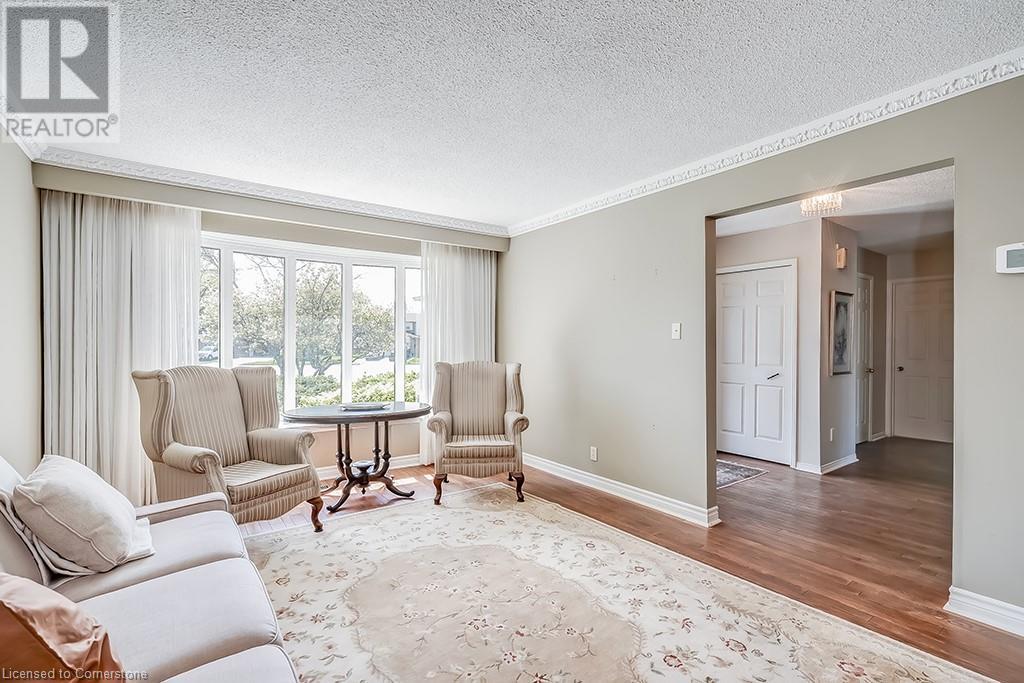 2347 Tweedsmuir Court, Burlington, Ontario  L7P 4K9 - Photo 12 - 40719736