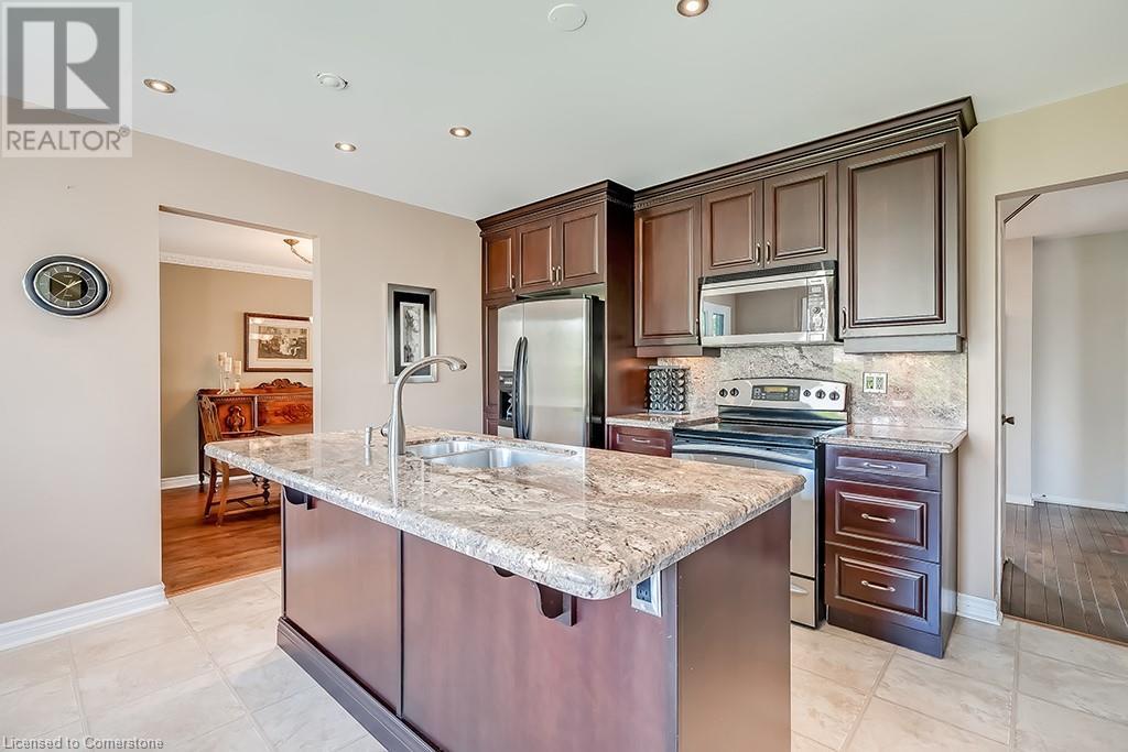 2347 Tweedsmuir Court, Burlington, Ontario  L7P 4K9 - Photo 18 - 40719736