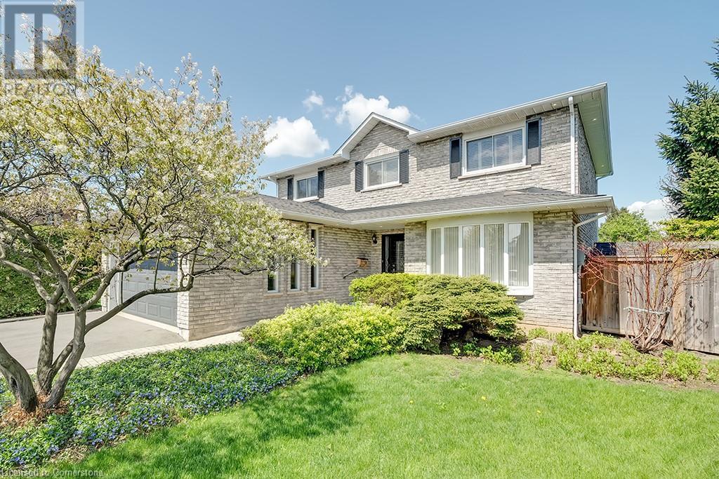 2347 Tweedsmuir Court, Burlington, Ontario  L7P 4K9 - Photo 3 - 40719736