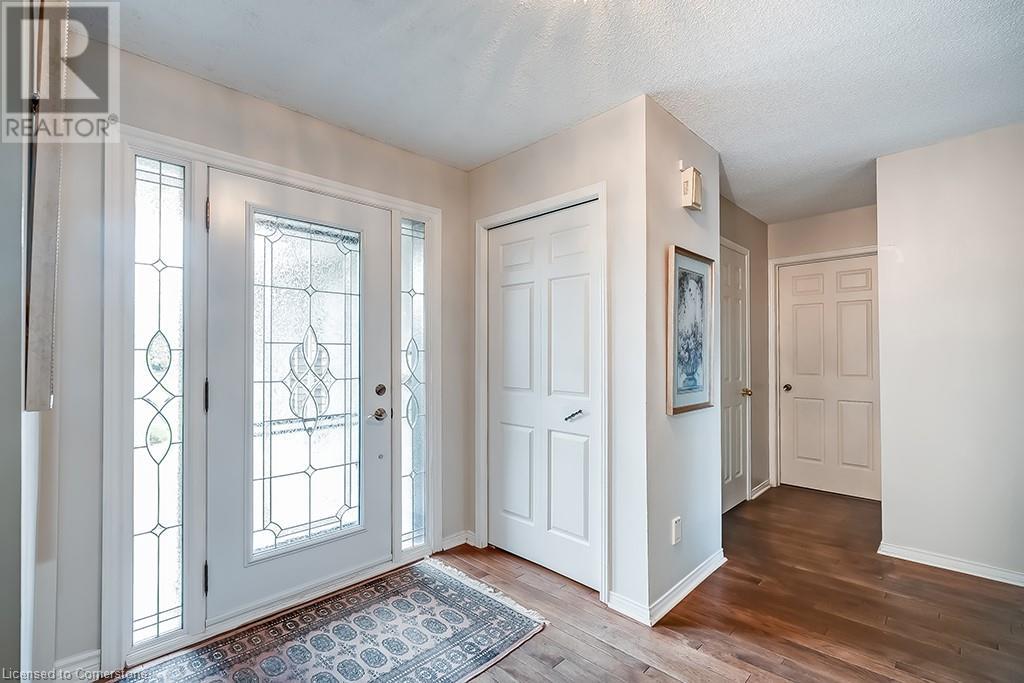 2347 Tweedsmuir Court, Burlington, Ontario  L7P 4K9 - Photo 6 - 40719736
