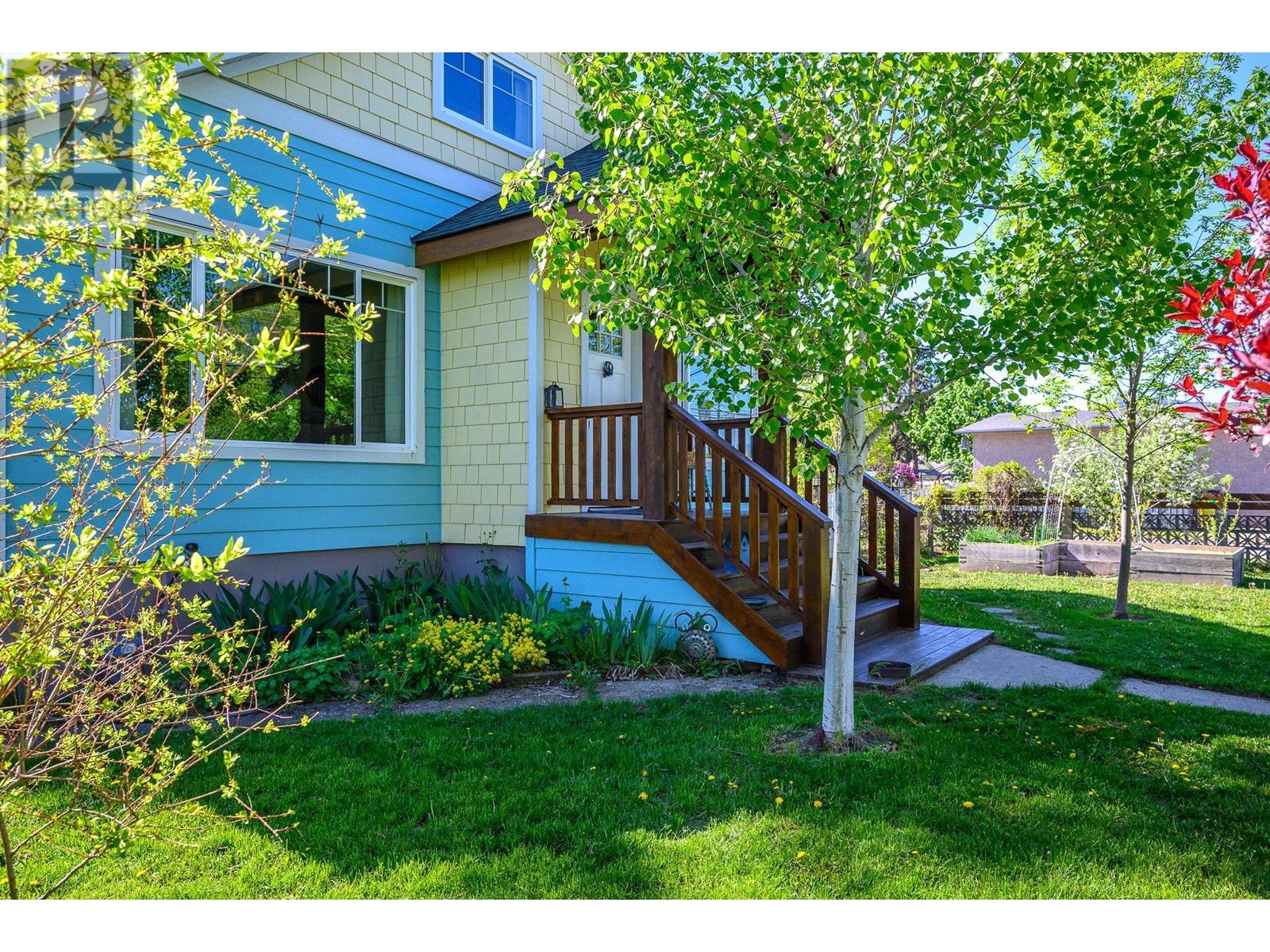 Property at 1801 43 Street image 3