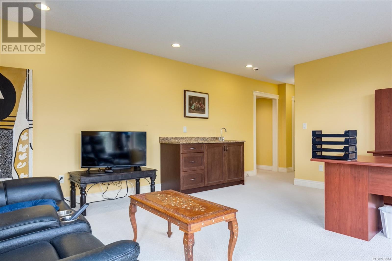 Property at 4106 Gulfview Dr image 2
