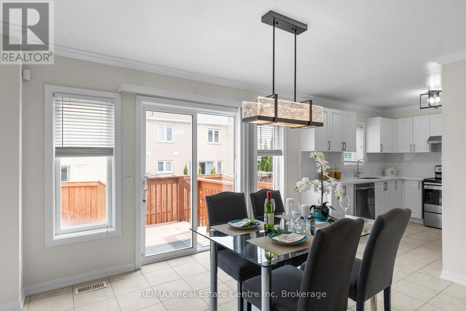 102 Gail Parks Crescent, Newmarket, Ontario  L3X 3C1 - Photo 14 - N12134028