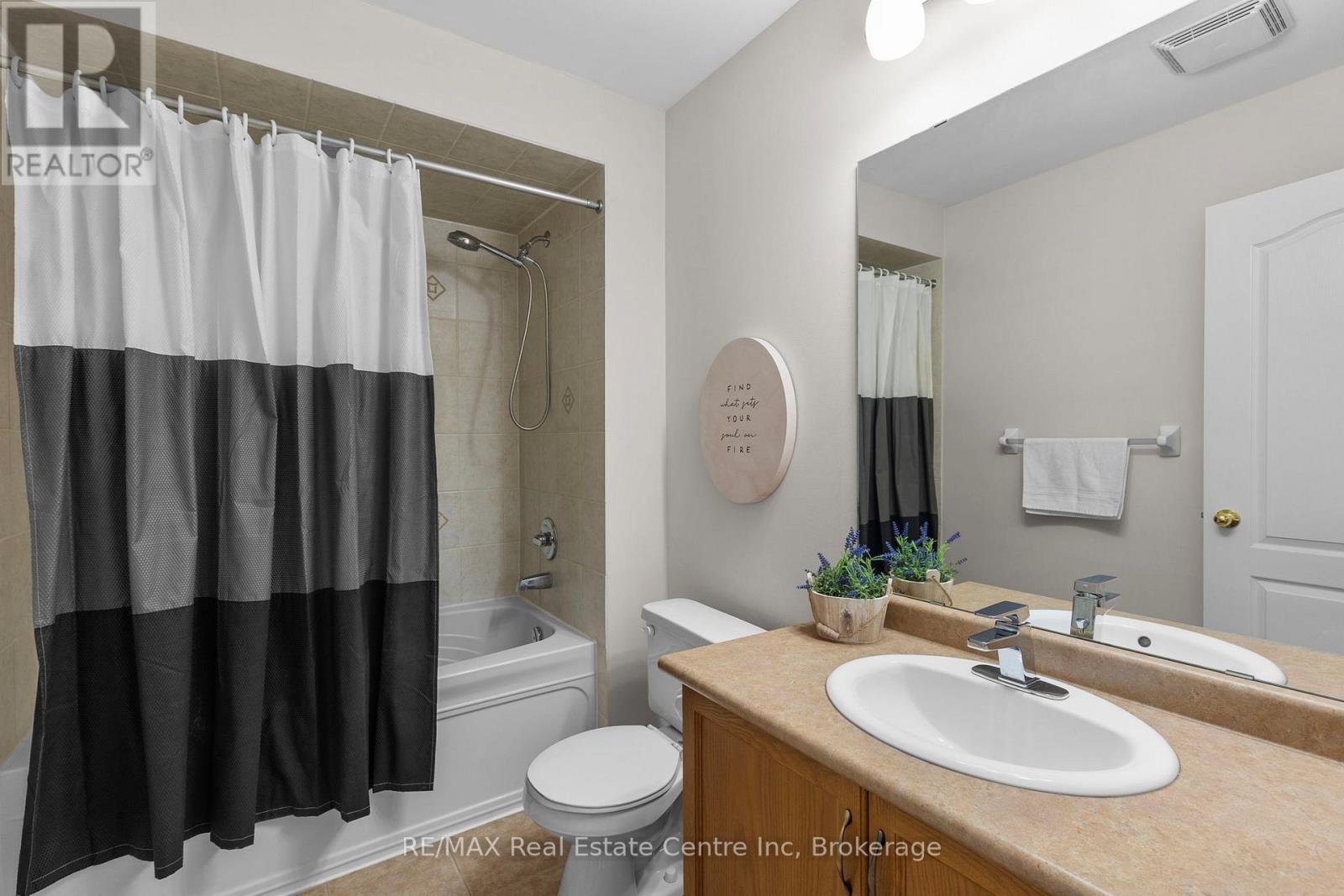 102 Gail Parks Crescent, Newmarket, Ontario  L3X 3C1 - Photo 23 - N12134028