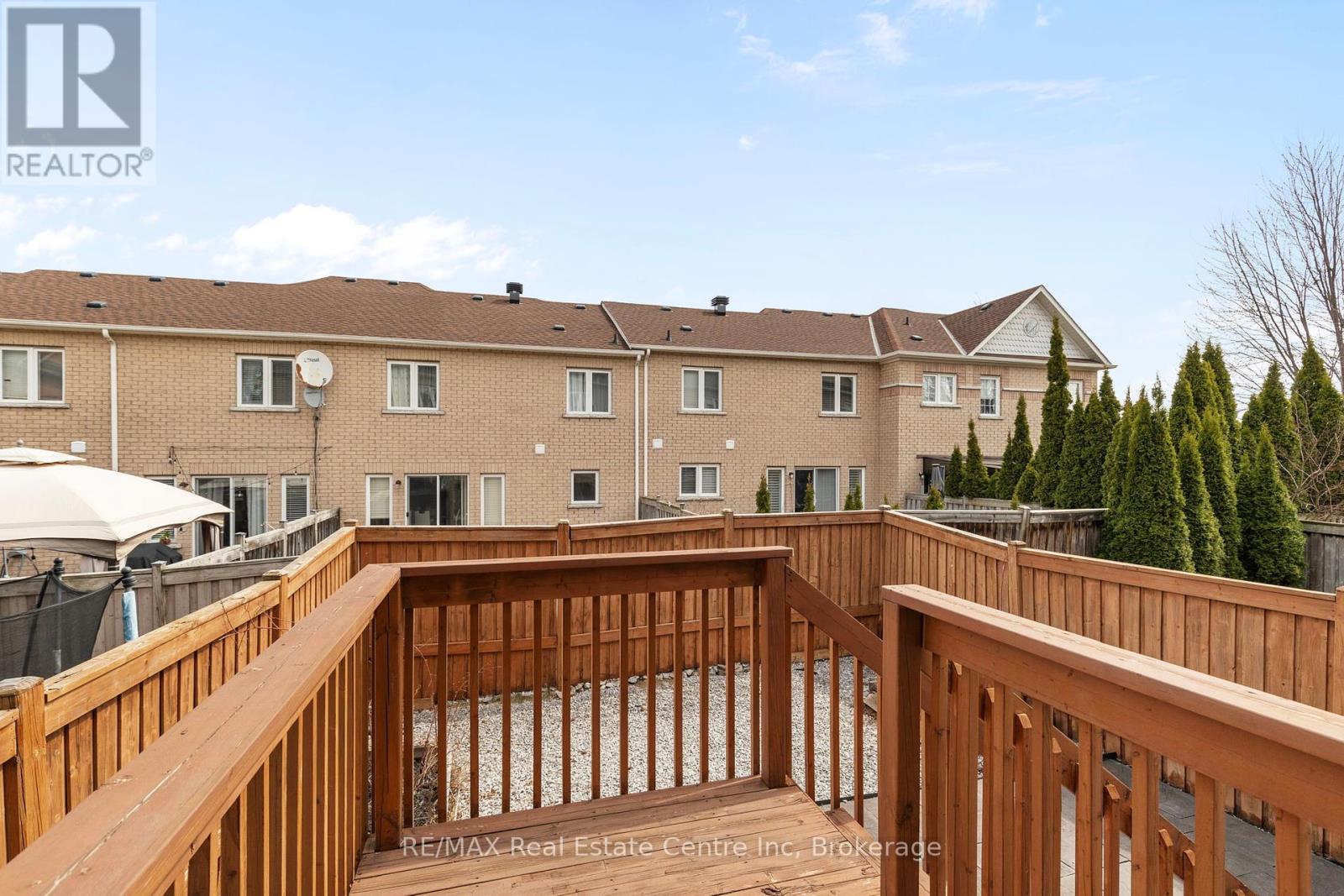 102 Gail Parks Crescent, Newmarket, Ontario  L3X 3C1 - Photo 27 - N12134028